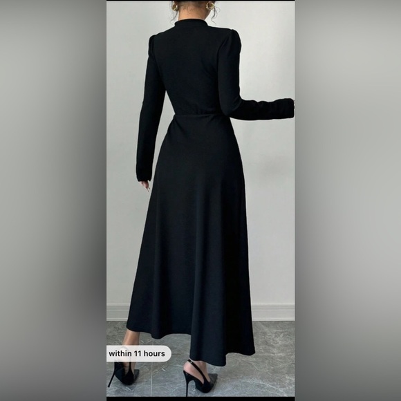 Elegant Retro Black and White Bubble Sleeve Patchwork Buttoned Maxi Dress - Picture 2 of 5